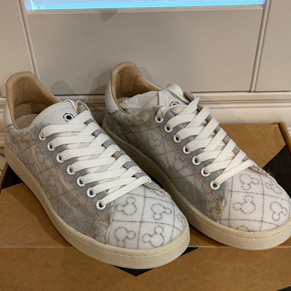 master of arts concept Shoes - Disney Master of Arts Concept White and Gray Women's Sneakers
